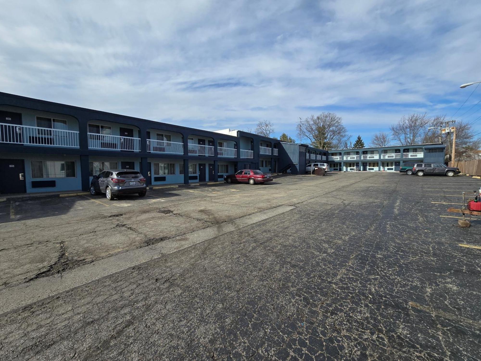 Richmond Inn And Suites Экстерьер фото