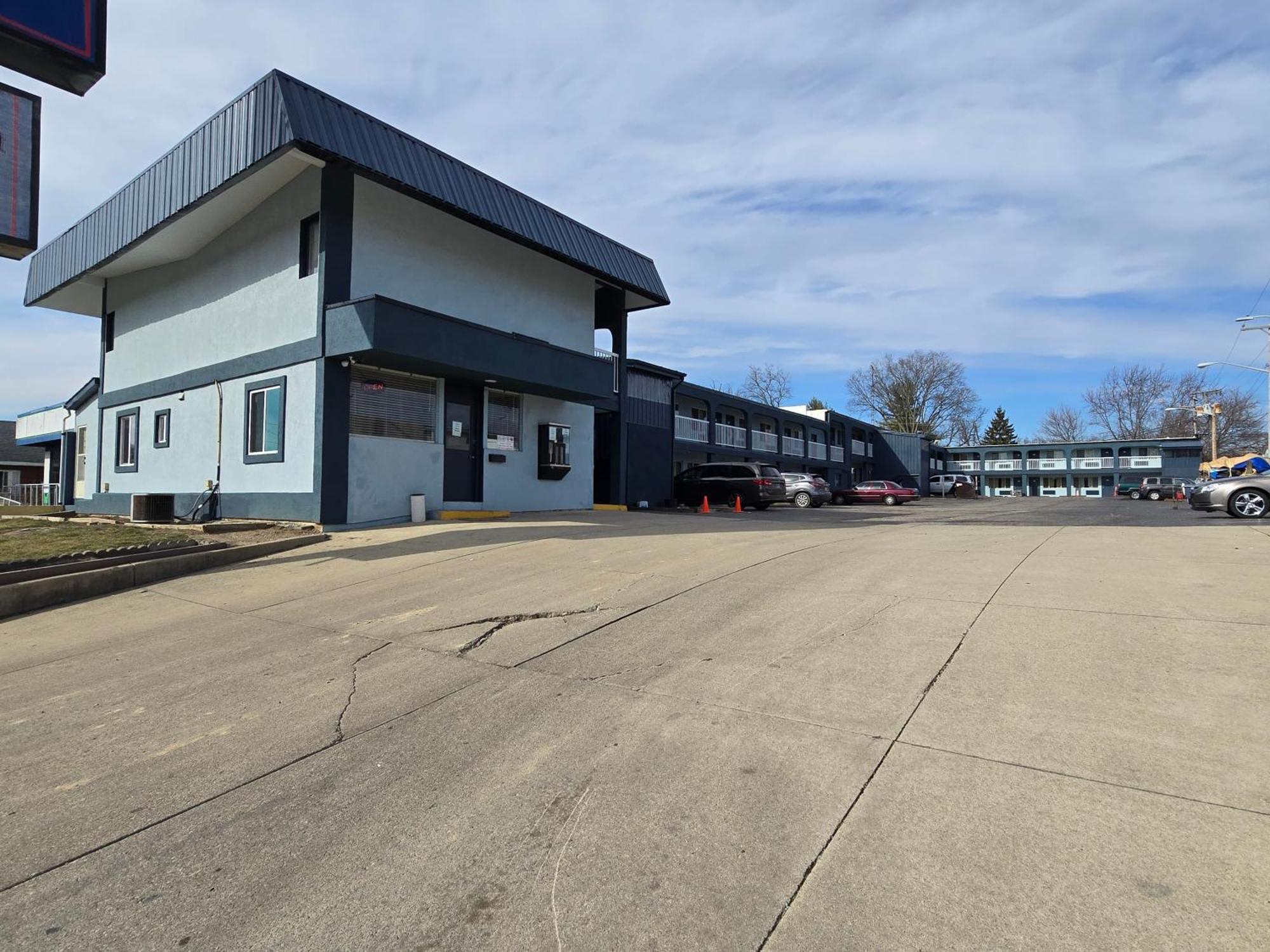 Richmond Inn And Suites Экстерьер фото