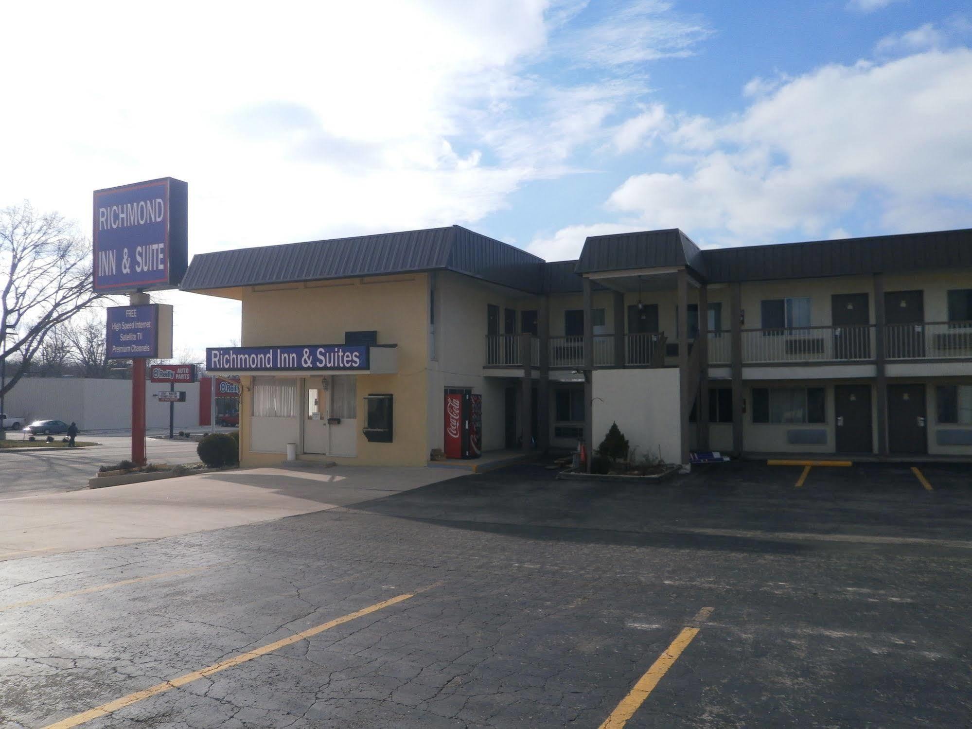 Richmond Inn And Suites Экстерьер фото