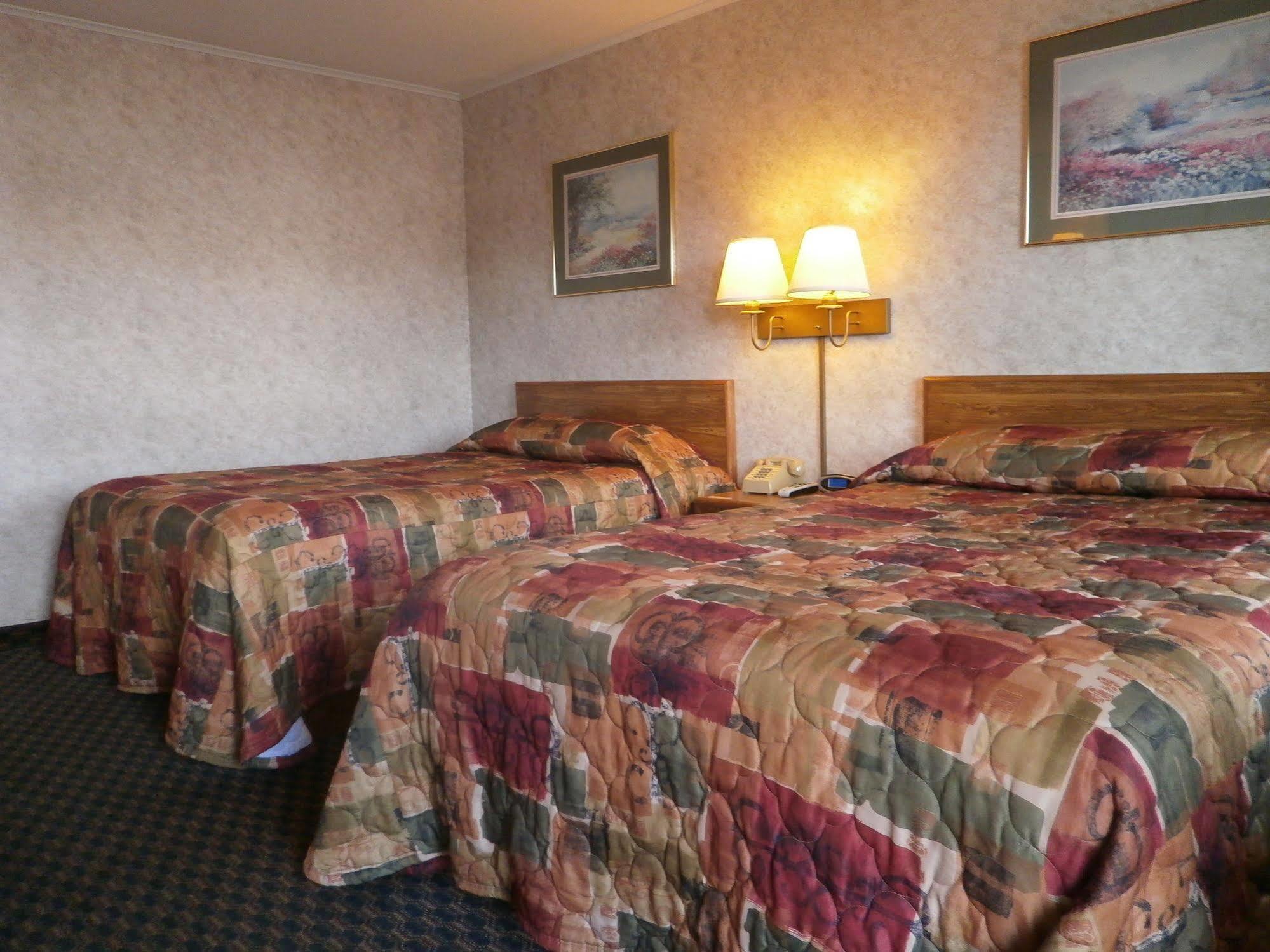 Richmond Inn And Suites Экстерьер фото