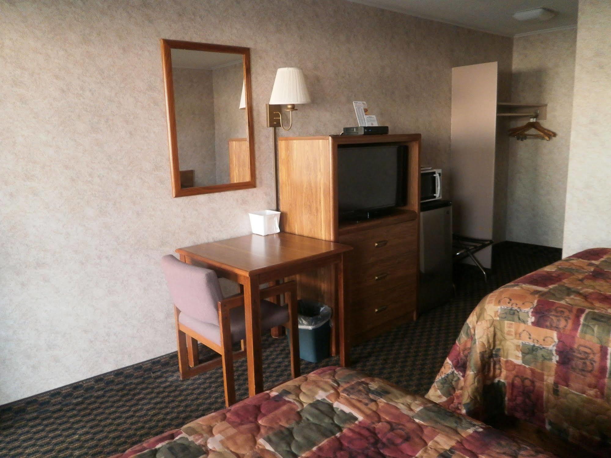 Richmond Inn And Suites Экстерьер фото